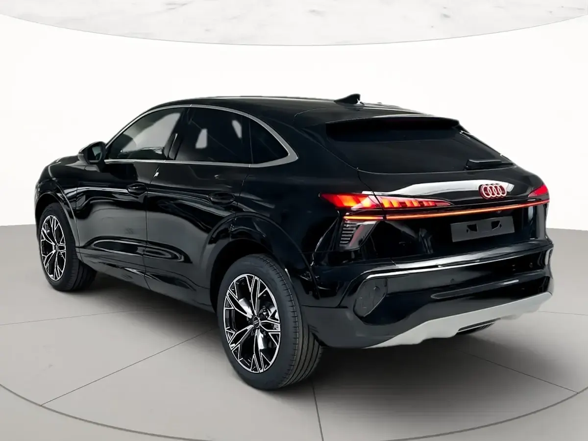 Nuova Audi Q3 Sportback Advanced Plus 150 CV (110 kW) 2026 Nero mito metallizzato SUV