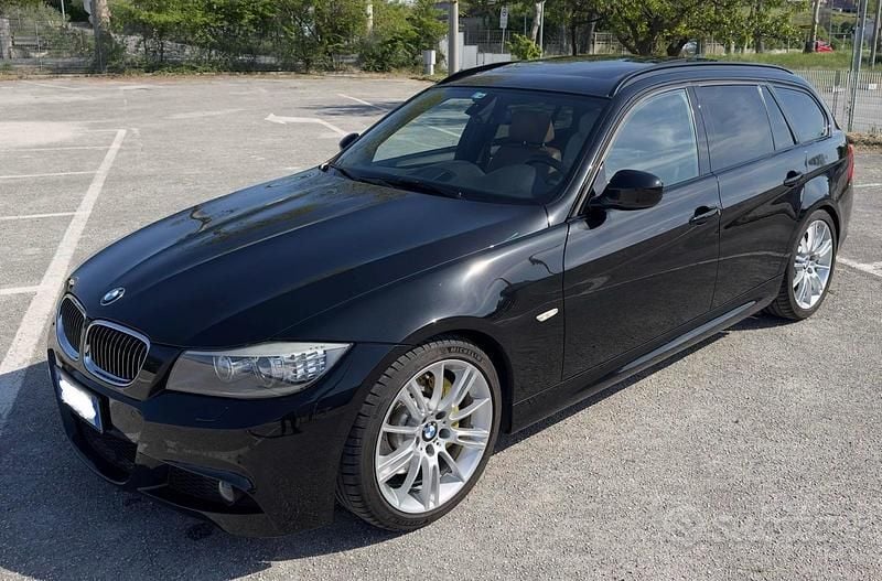 Nero Usata 2010 BMW 325 M Sport Station wagon | 14.900 € (Buon prezzo) - Immagine 1/4