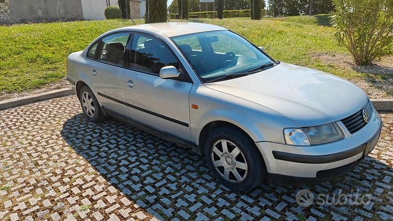 Usata VW Passat 1997 Grigio Berlina