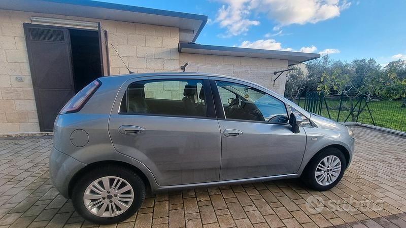 Usata Fiat Grande Punto Dynamic 90 CV (66 kW) 2009 Grigio Utilitaria