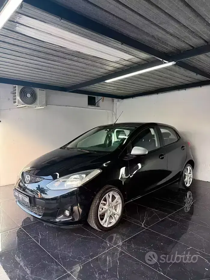 Usata Mazda 2 86 CV (63 kW) 2008 Nero Utilitaria