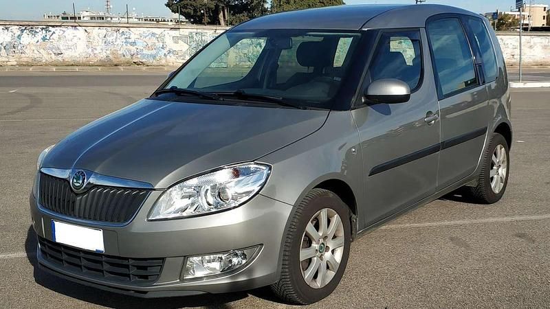 Usata Skoda Roomster Ambition 90 CV (66 kW) 2010 Grigio Monovolume