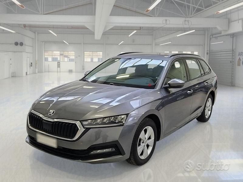 Usata Skoda Octavia Executive 150 CV (110 kW) 2023 Grigio Station wagon