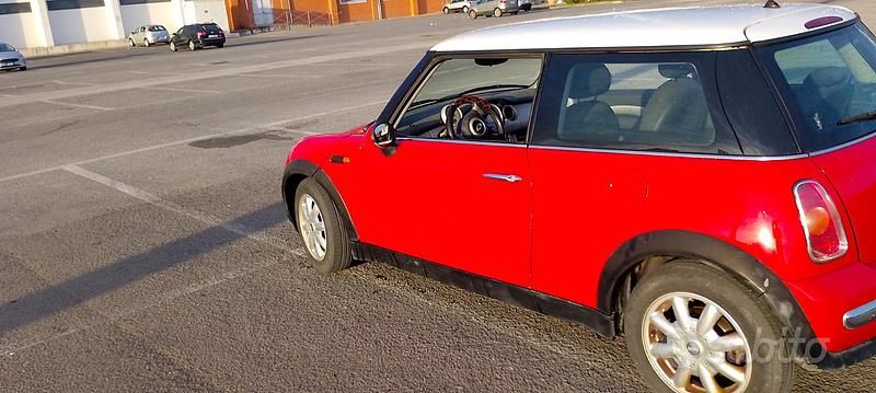 Usata Mini Cooper 2002 Rosso Utilitaria