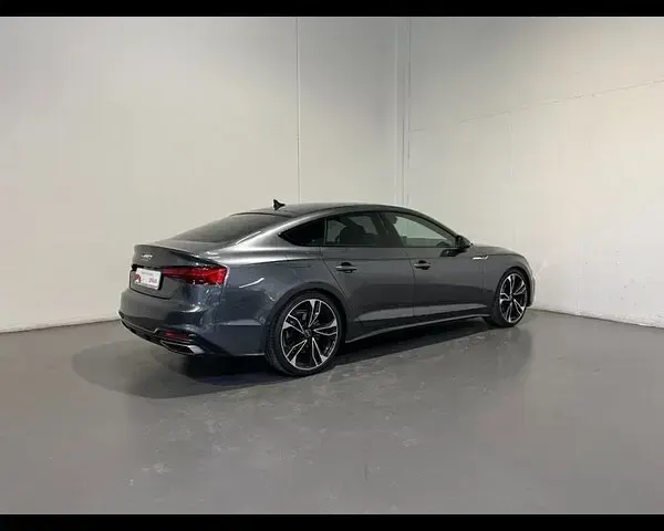 Usata Audi A5 Sportback S-Line 204 CV (150 kW) 2023 Grigio daytona perlato Utilitaria