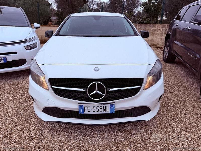 Usata Mercedes A180 108 CV (79 kW) 2016 Bianco Berlina