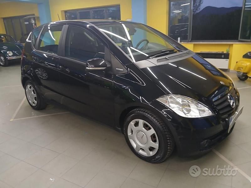 Nero Usata 2009 Mercedes A150 Avantgarde Tre volumi | 2600 € (Ottimo prezzo) - Immagine 1/4