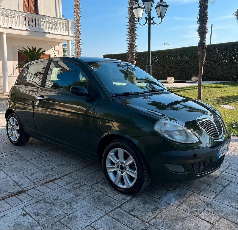 Usata Lancia Ypsilon 70 CV (51 kW) 2004 Utilitaria