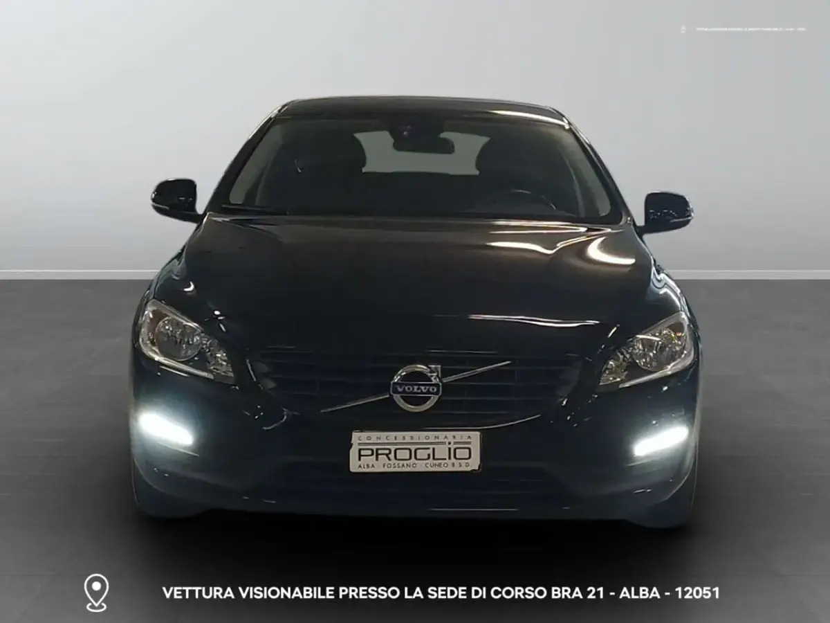 Usata Volvo V60 Business Edition 120 CV (88 kW) 2017 A1 nero Station wagon