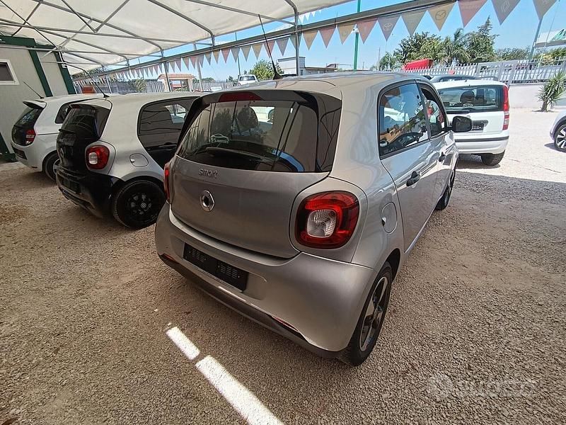 Usata Smart ForFour Passion 70 CV (51 kW) 2018 Grigio Utilitaria