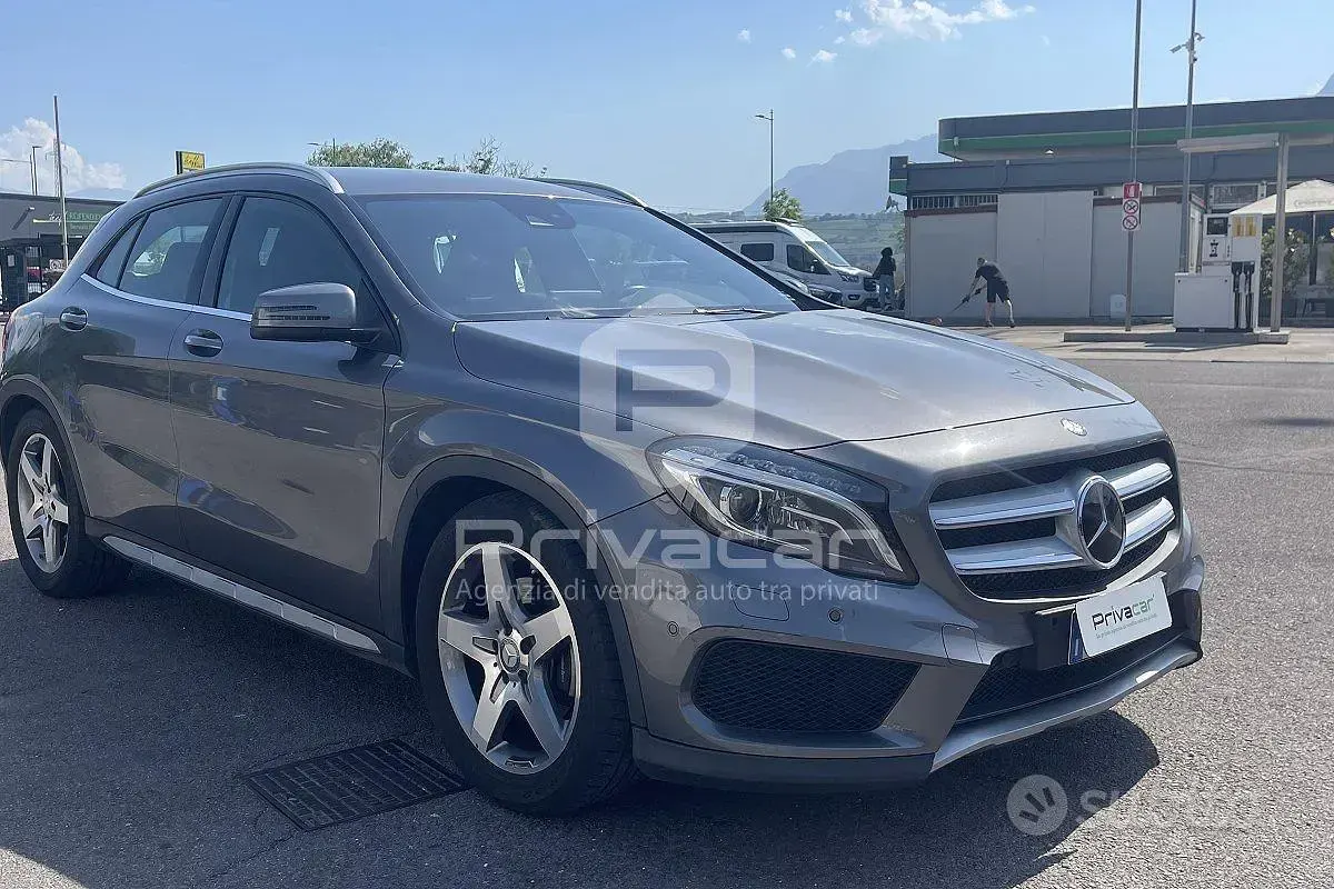 Usata Mercedes GLA250 Premium 211 CV (155 kW) 2017 Grigio SUV
