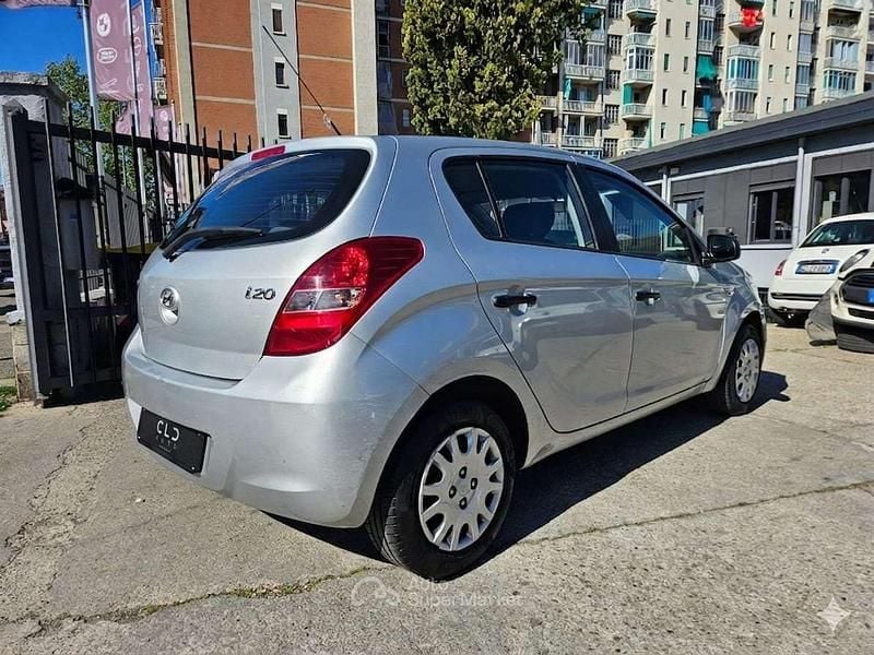 Usata Hyundai i20 Classic 78 CV (57 kW) 2011 Grigio Utilitaria