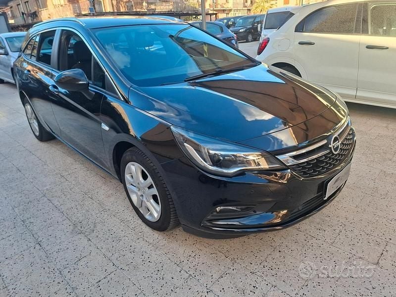 Usata Opel Astra Edition 110 CV (80 kW) 2017 Nero Station wagon