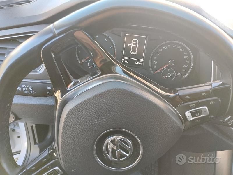 Usado VW T-Roc 150 CV (110 kW) 2018 Gris SUV