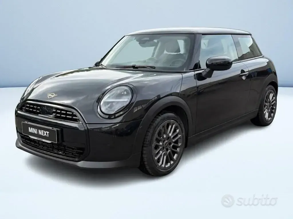 Usata Mini Cooper Essential 156 CV (114 kW) 2024 Nero pastello Utilitaria