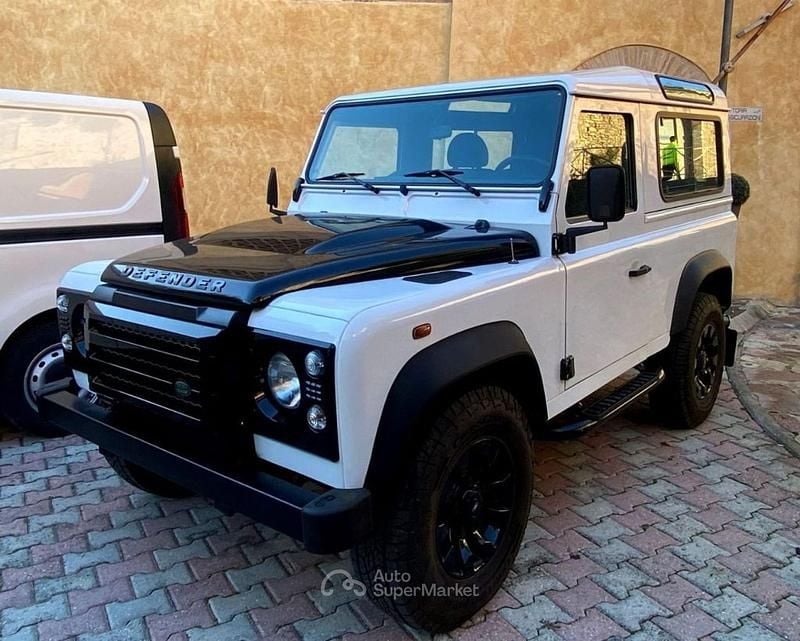 Usata Land Rover Defender 122 CV (89 kW) 2014 Bianco pastello SUV