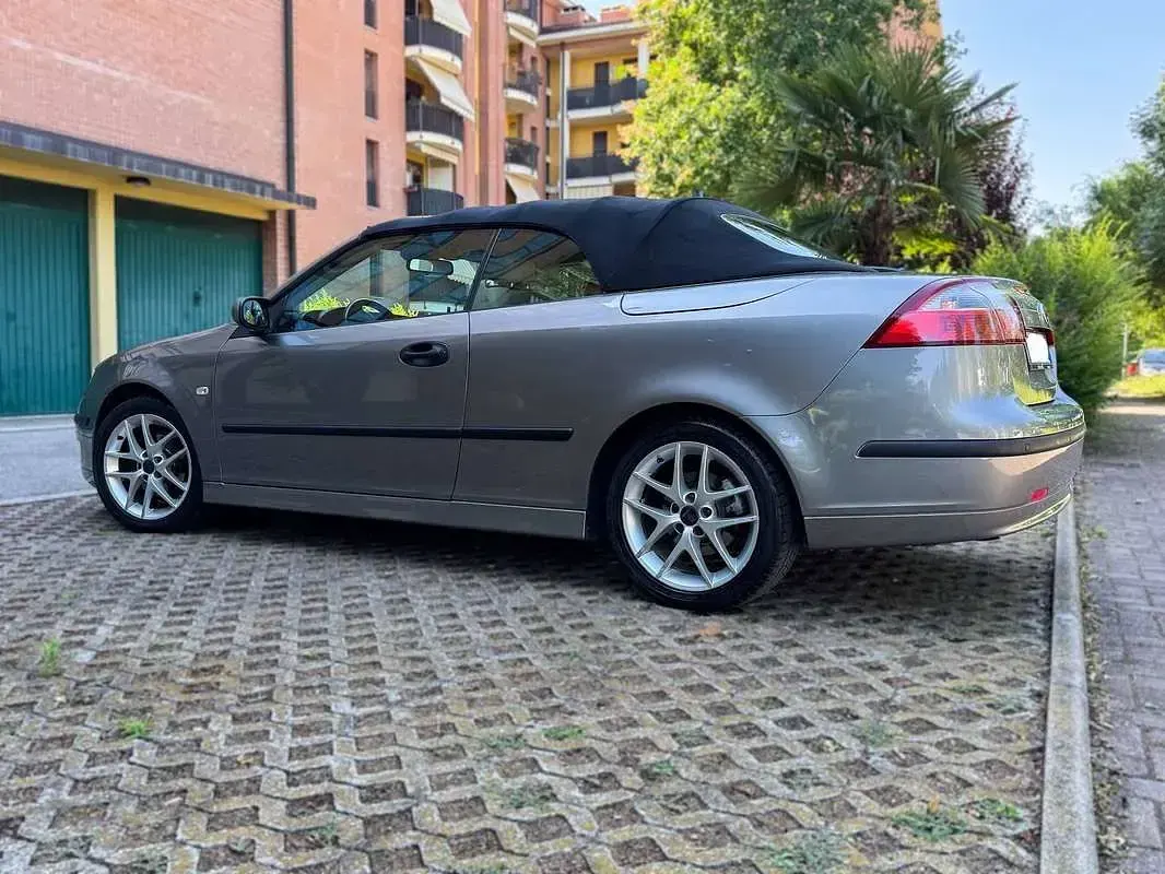 Usata Saab 9-3 Vector 150 CV (110 kW) 2004 Argento Cabrio