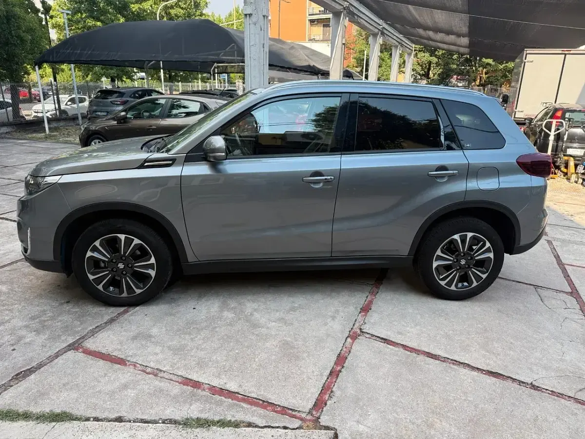 Usata Suzuki Vitara 129 CV (94 kW) 2022 Grigio SUV