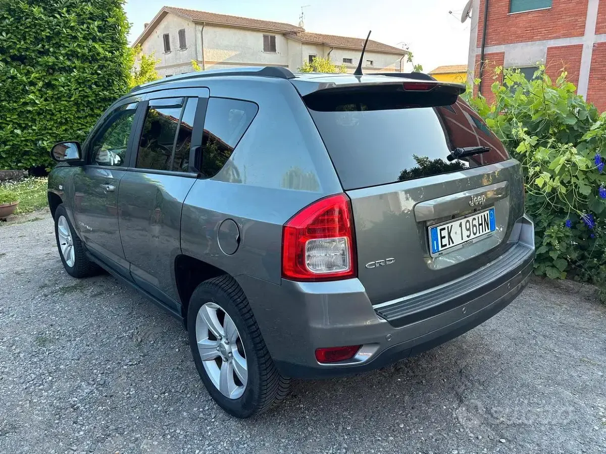Usata Jeep Compass 163 CV (119 kW) 2011 Grigio SUV