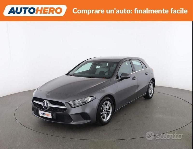 Usata Mercedes A180 Business 115 CV (84 kW) 2019 Grigio Berlina