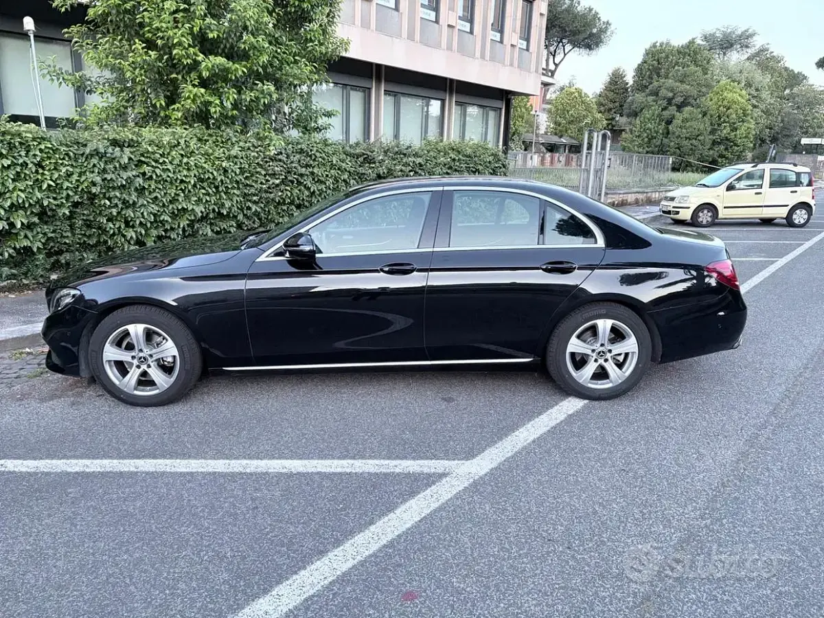 Usata Mercedes E200 184 CV (135 kW) 2018 Nero Berlina