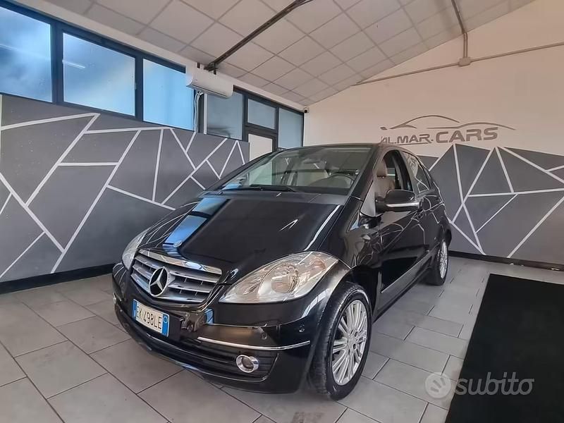 Usata Mercedes A180 Premium 109 CV (80 kW) 2012 Nero Berlina
