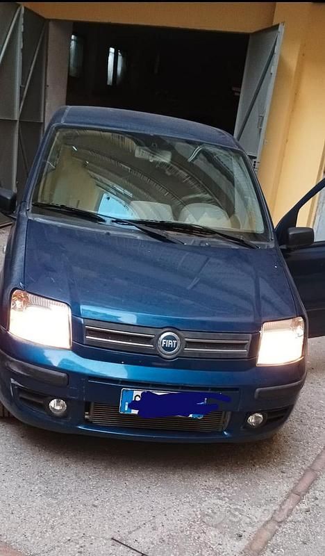 Blu Usata 2005 Fiat Panda Tre volumi | 2100 € (Super prezzo) - Immagine 1/4