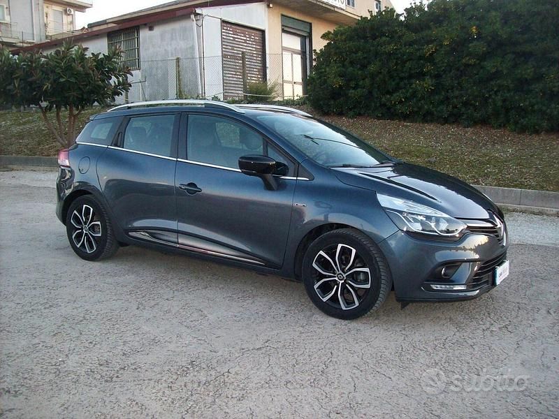 Usata Renault Clio GrandTour 89 CV (65 kW) 2018 Blu Station wagon
