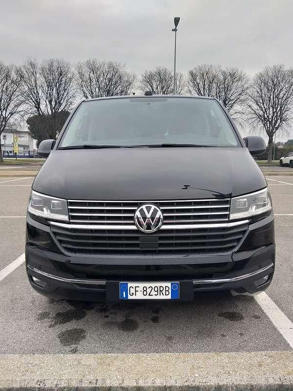 Usata VW Caravelle 150 CV (110 kW) 2021 Nero Monovolume