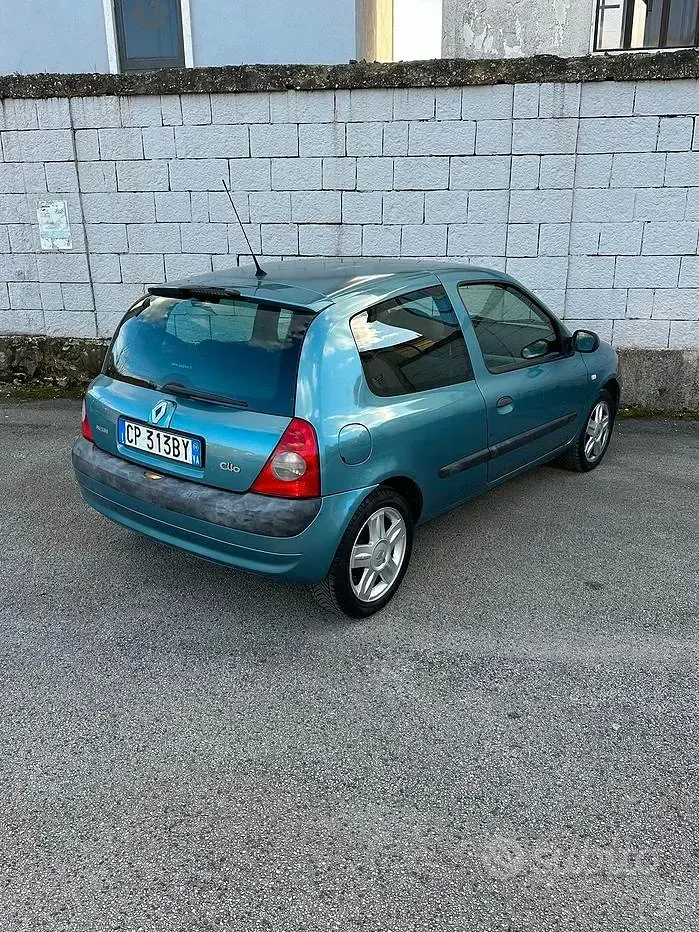 Usata Renault Clio II 82 CV (60 kW) 2004 Berlina