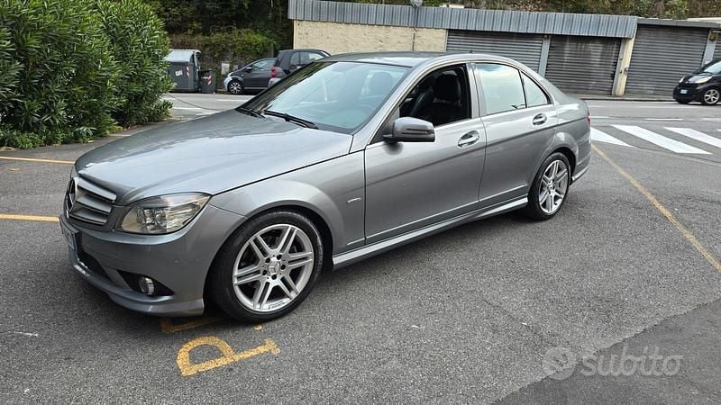 Usata Mercedes C220 Avantgarde 170 CV (125 kW) 2009 Grigio Berlina