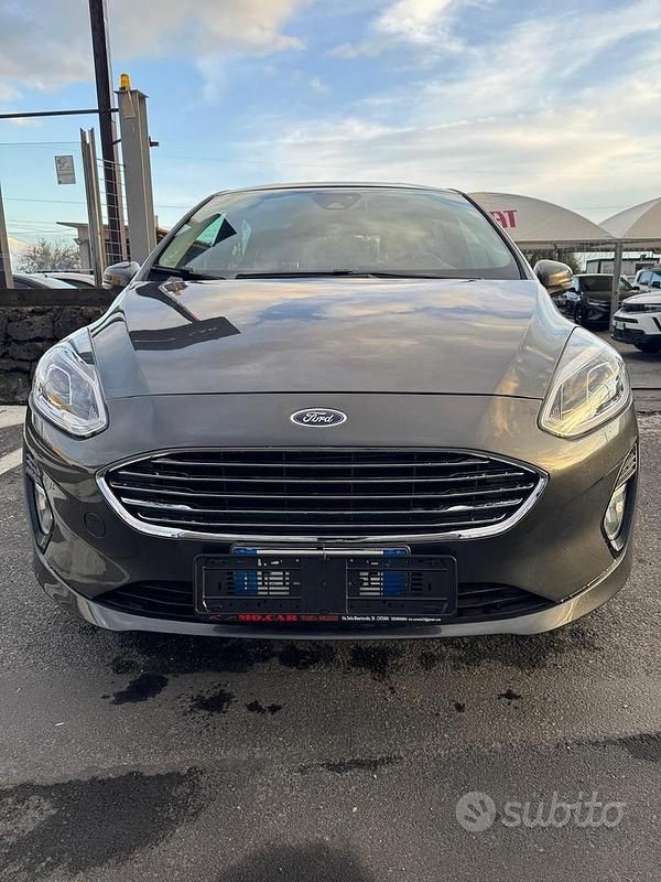Usata Ford Fiesta Vignale 85 CV (62 kW) 2019 Grigio Utilitaria