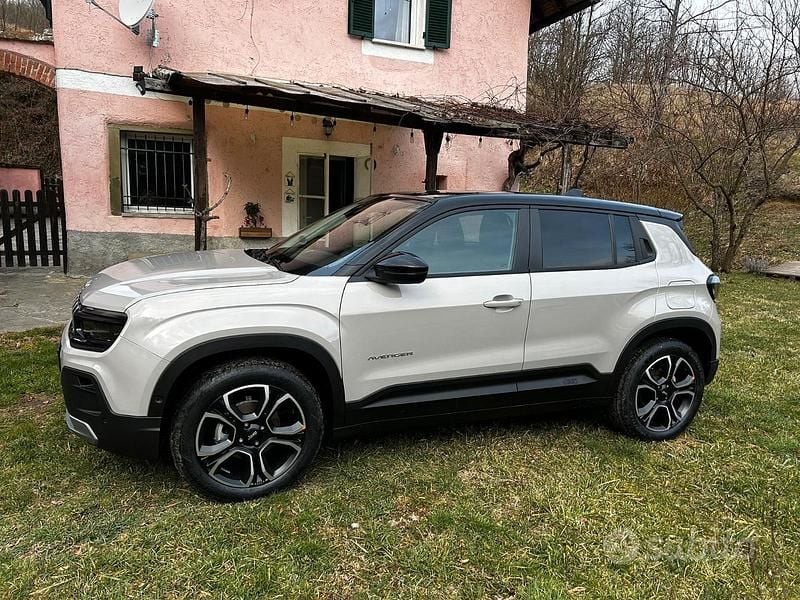Usata Jeep Avenger Summit 101 CV (74 kW) 2024 SUV
