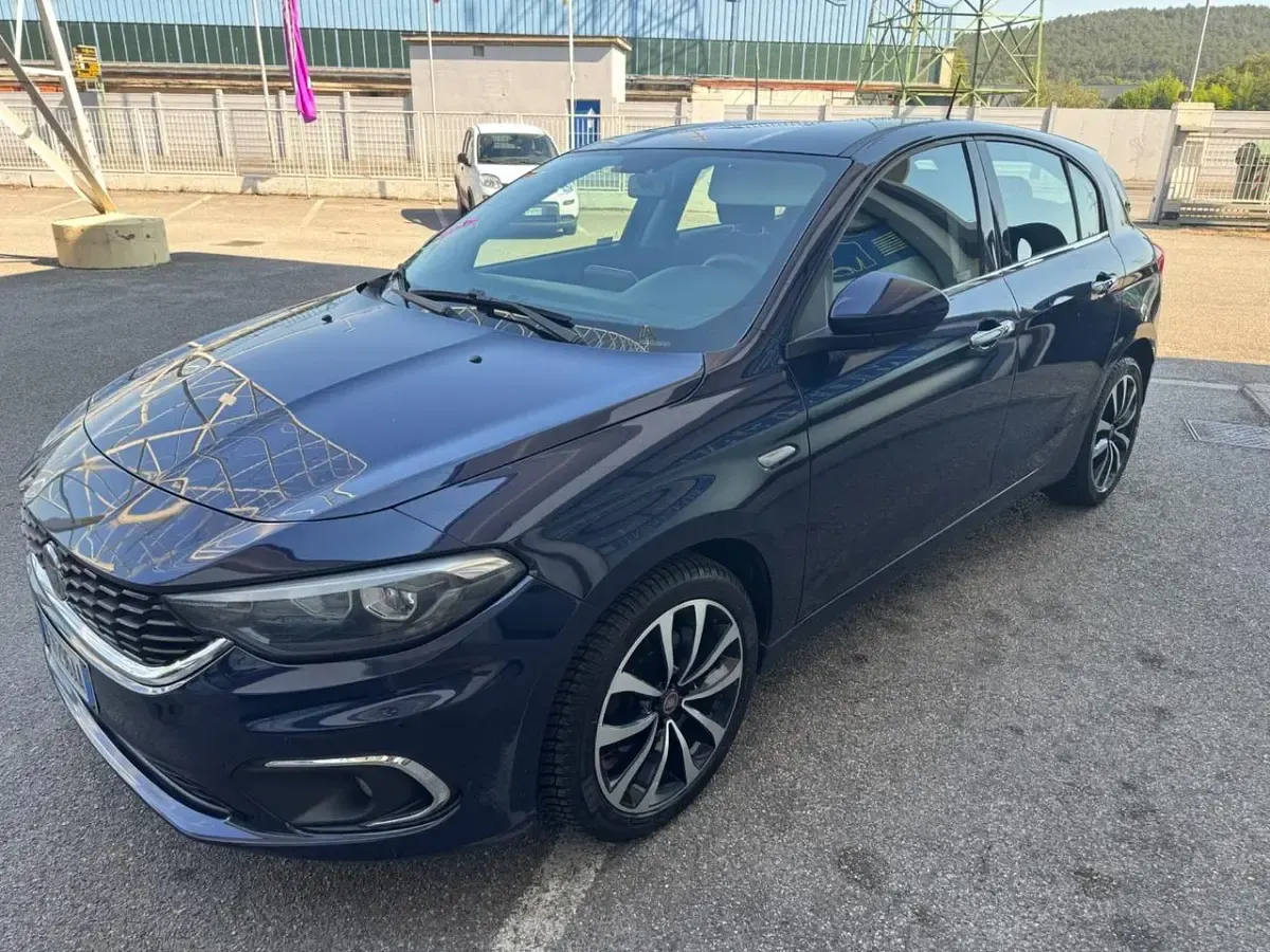 Usata Fiat Tipo Lounge 95 CV (69 kW) 2017 Blu Berlina