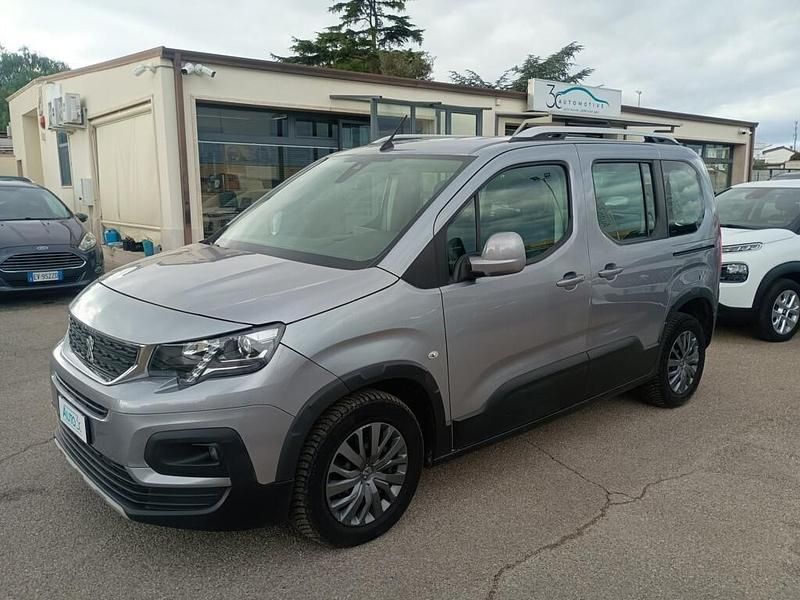 Usata Peugeot Rifter Allure 102 CV (75 kW) 2021 Grigio Monovolume