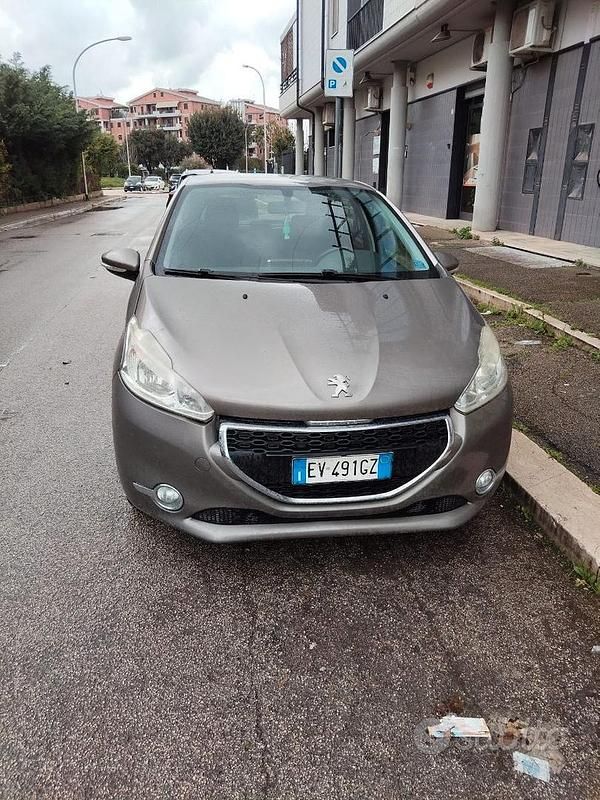 Usata Peugeot 208 2014 Grigio Utilitaria