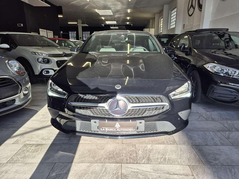 Usata Mercedes CLA180 Shooting Brake Business 116 CV (85 kW) 2022 Nero Station wagon
