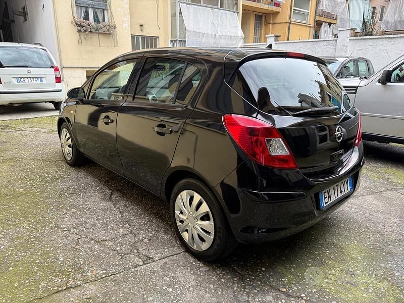 Usata Opel Corsa Sport 86 CV (63 kW) 2012 Other Utilitaria