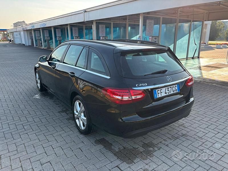 Usata Mercedes C250 Business 204 CV (150 kW) 2016 Nero Station wagon