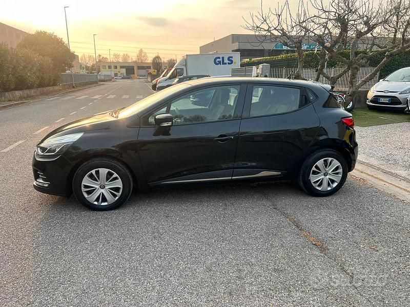 Usata Renault Clio IV Zen 75 CV (55 kW) 2019 Nero Berlina