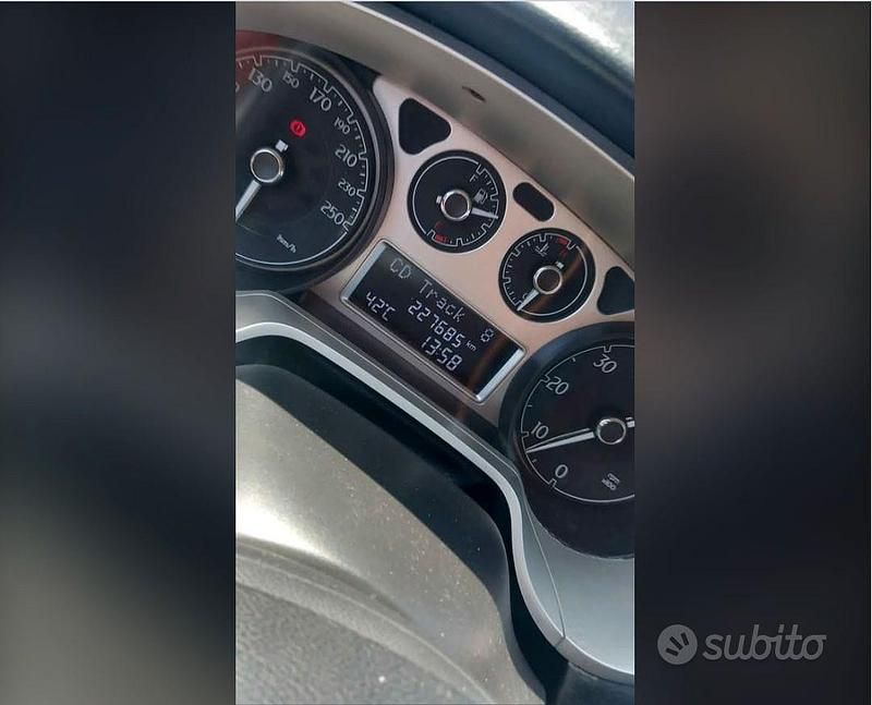 Usata Lancia Delta 120 CV (88 kW) 2011 Grigio Utilitaria