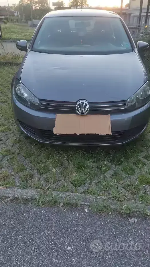 Usata VW Golf VI 105 CV (77 kW) 2010 Grigio Utilitaria