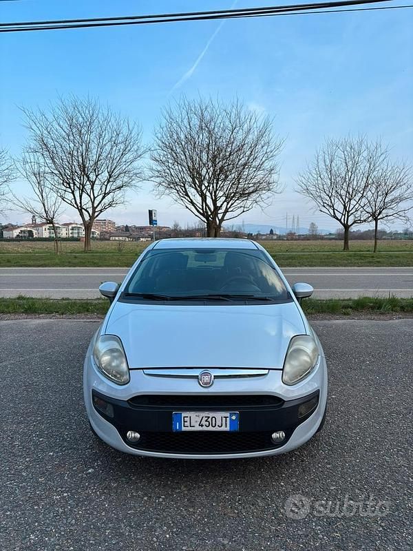 Usata Fiat Grande Punto S 69 CV (50 kW) 2011 Grigio Utilitaria