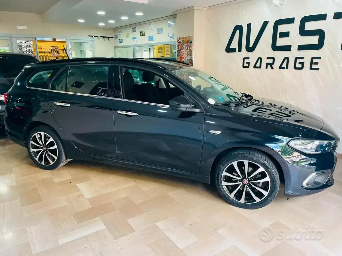 Usata Fiat Tipo Lounge 120 CV (88 kW) 2019 Nero Station wagon