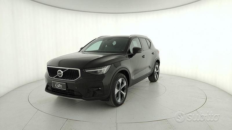 Begagnad Volvo XC40 Core 129 HK (94 kW) 2024 SUV