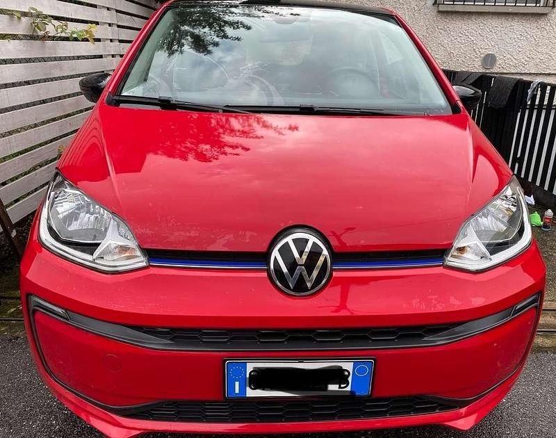 Usata VW e-up! 61 kW (83 CV) 2021 Rosso Utilitaria