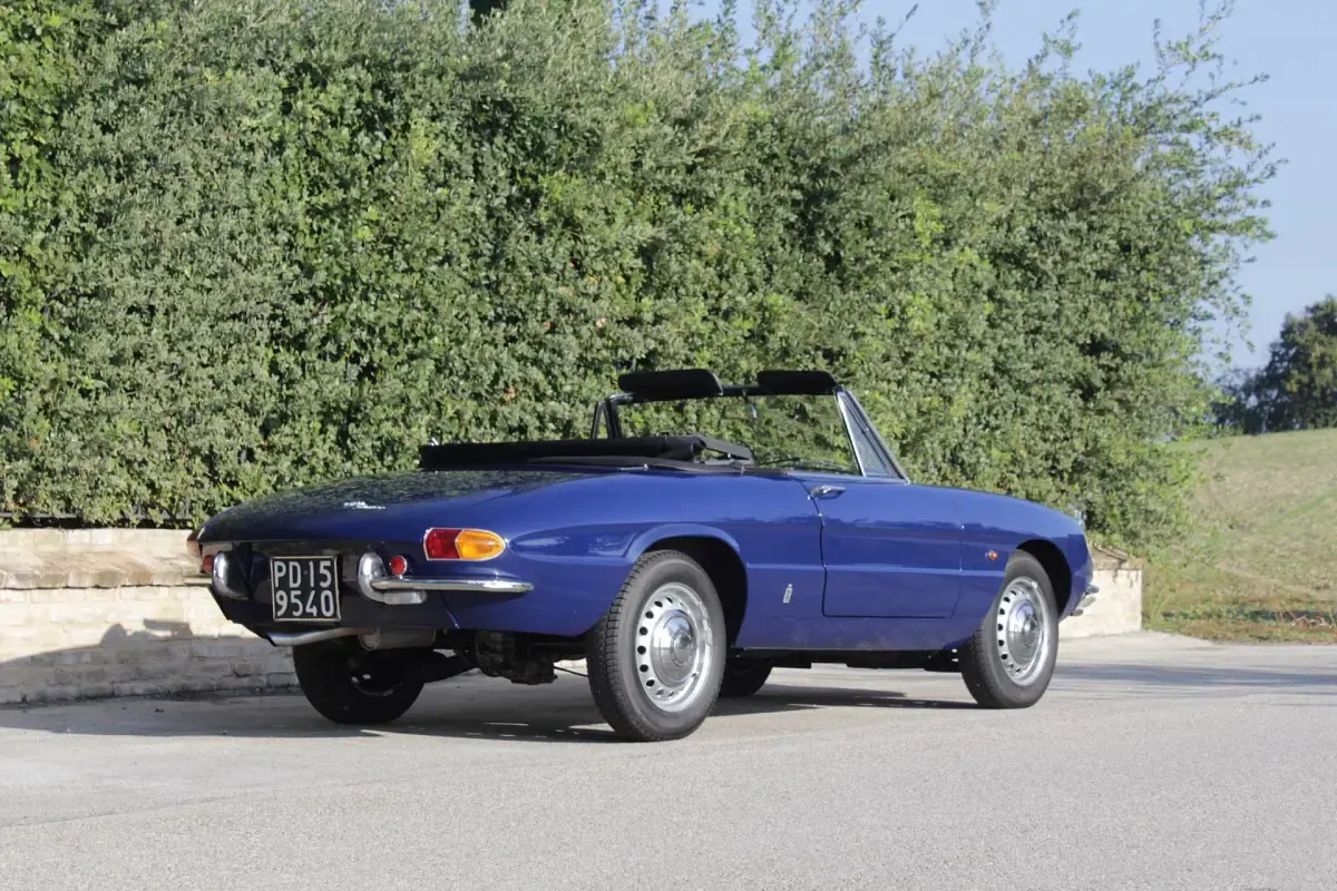Usata Alfa Romeo Spider 109 CV (80 kW) 1966 Blu Cabrio