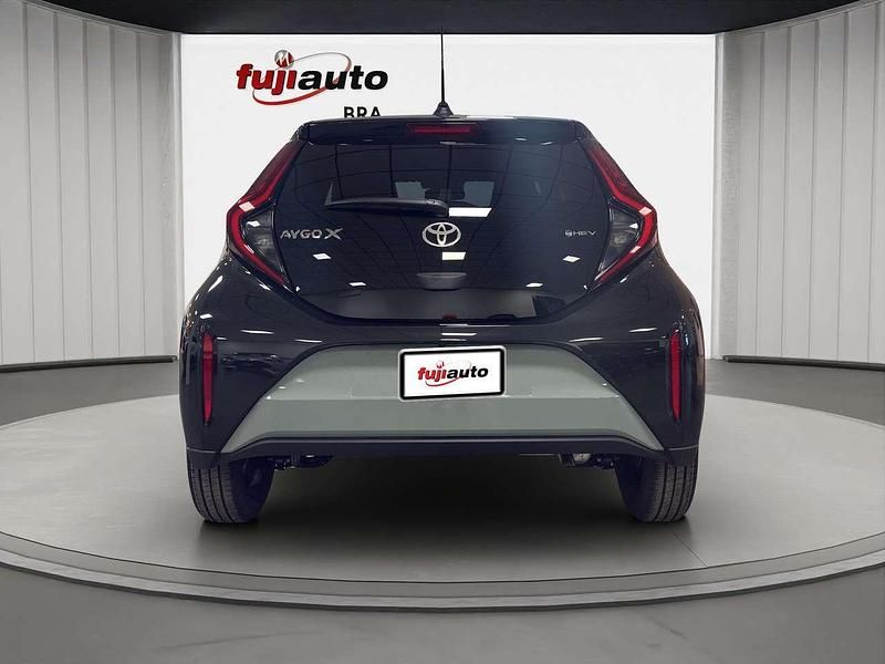 Nuova Toyota Aygo X 116 CV (85 kW) 2026 Tarragon & black SUV