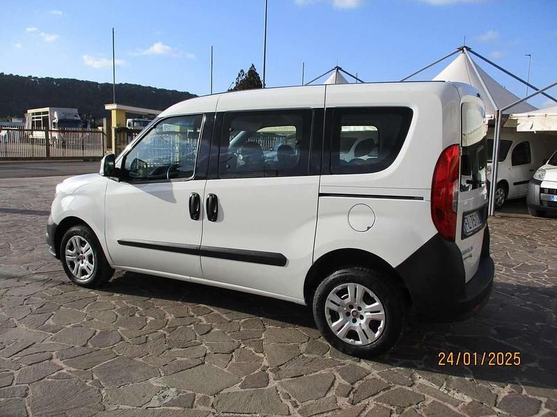 Usata Fiat Doblò 95 CV (69 kW) 2017 Bianco Monovolume