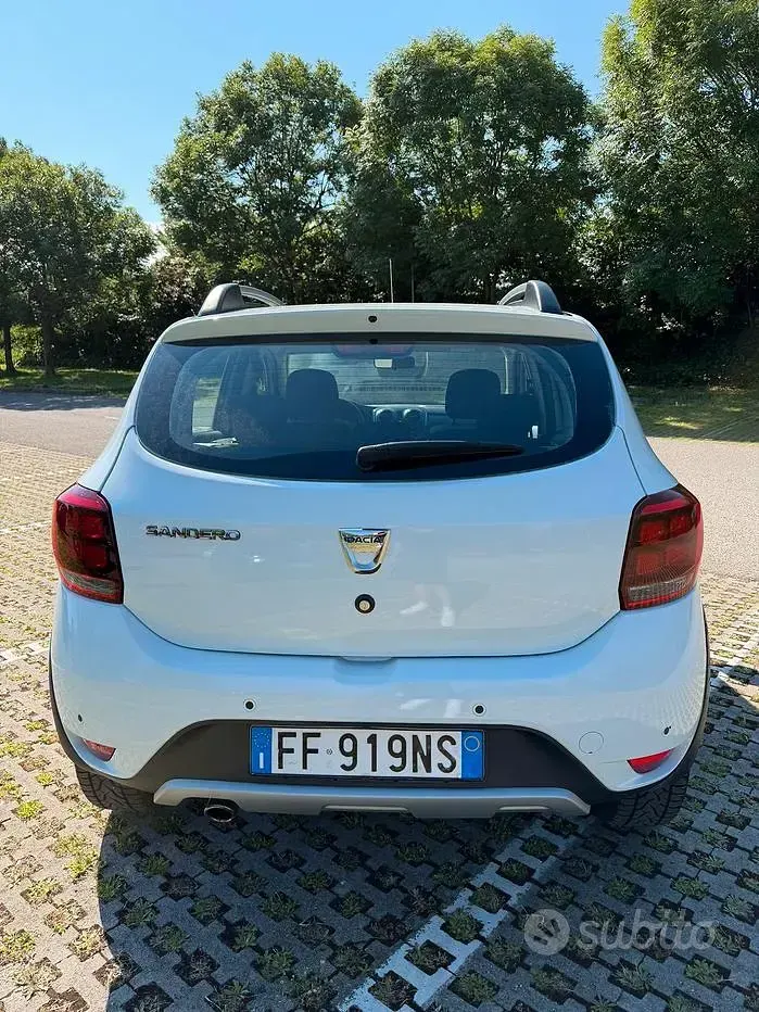 Usata Dacia Sandero Stepway 90 CV (66 kW) 2016 Bianco Berlina